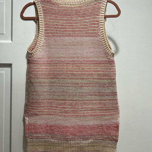 Vest - Picture 2 of 4